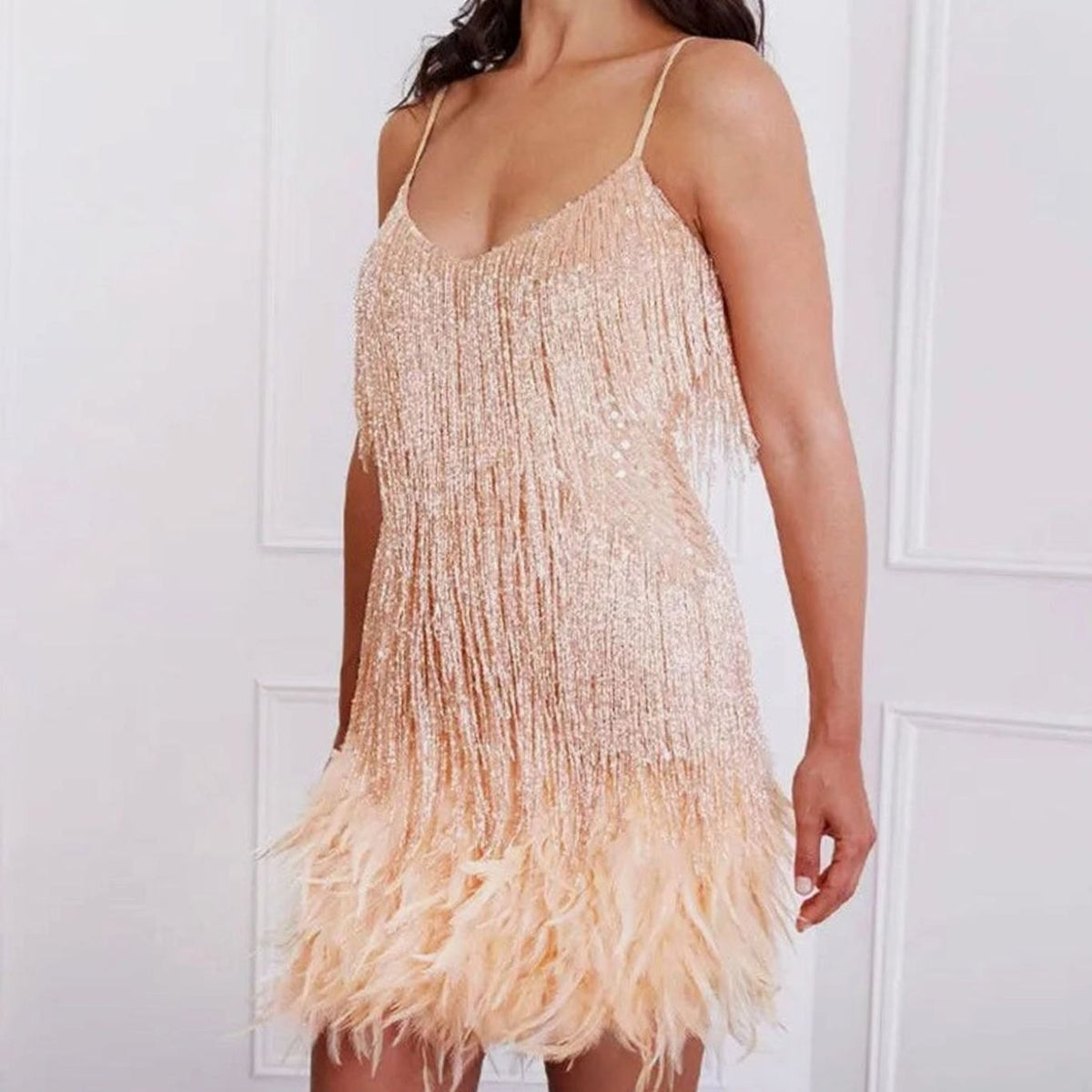 Vestido NADIA combinado con accesorios para una noche de fiesta