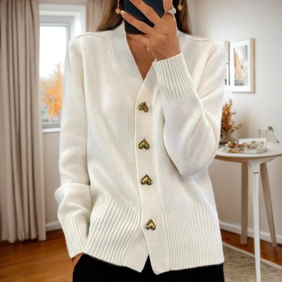 Cárdigan de Punto con Cuello en V y Botones Dorados en Forma de Corazón | Estilo Casual y Elegante para Uso Diario 5