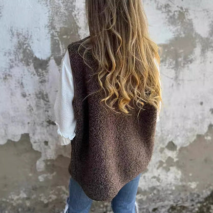 Clara | Chaleco Largo de Forro Polar para Mujer con Botones y Bolsillos 2