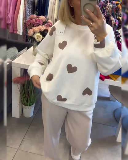 Conjunto Coordinado de Sudadera y Pantalones con Estampado de Corazones | Suave y Cómodo para Días Relajados 0