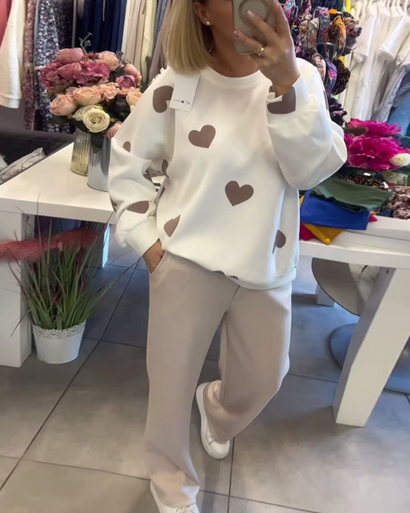 Conjunto Coordinado de Sudadera y Pantalones con Estampado de Corazones | Suave y Cómodo para Días Relajados 4