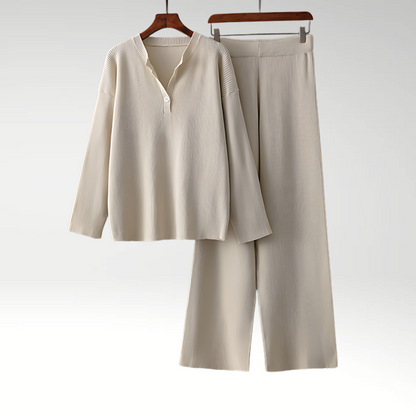 Conjunto Lounge | Top Texturizado con Cuello Abotonado y Pantalones Anchos | Comodidad y Estilo para el Hogar 0