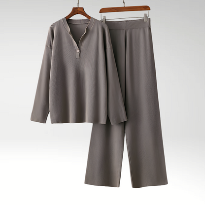Conjunto Lounge | Top Texturizado con Cuello Abotonado y Pantalones Anchos | Comodidad y Estilo para el Hogar 2