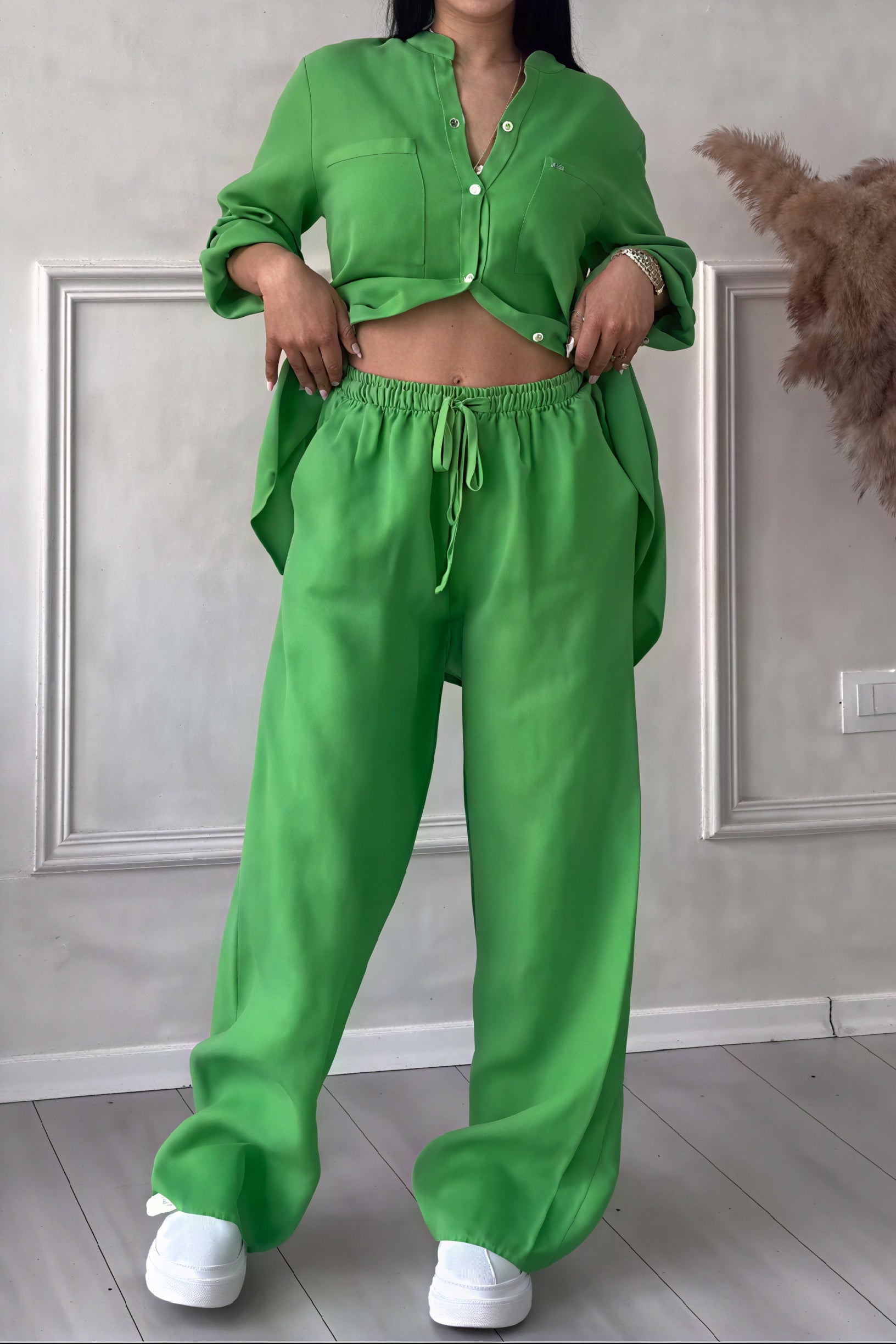 Lucía | Conjunto de Mujer con Camisa y Pantalones Anchos, Estilo Casual y Cómodo 2