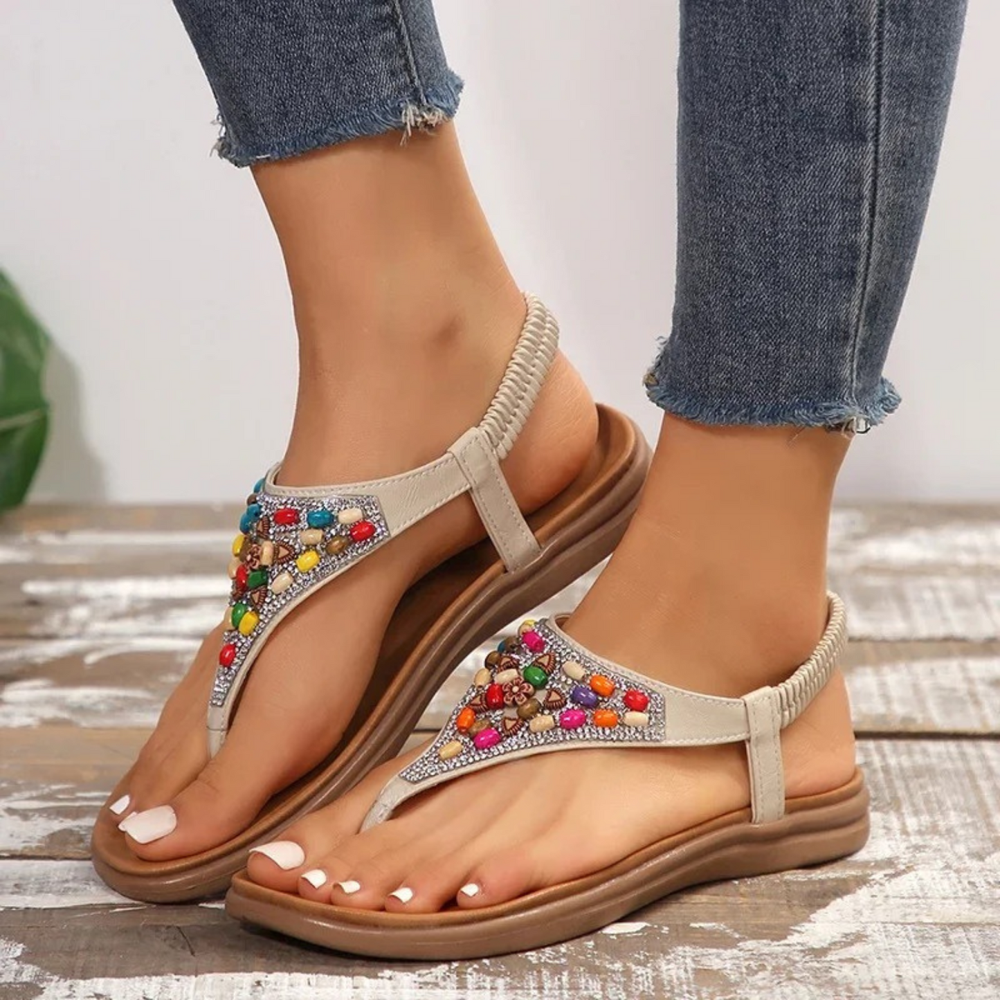 Lucía | Sandalias Planas Retro con Decoración de Cuentas para Mujer 2