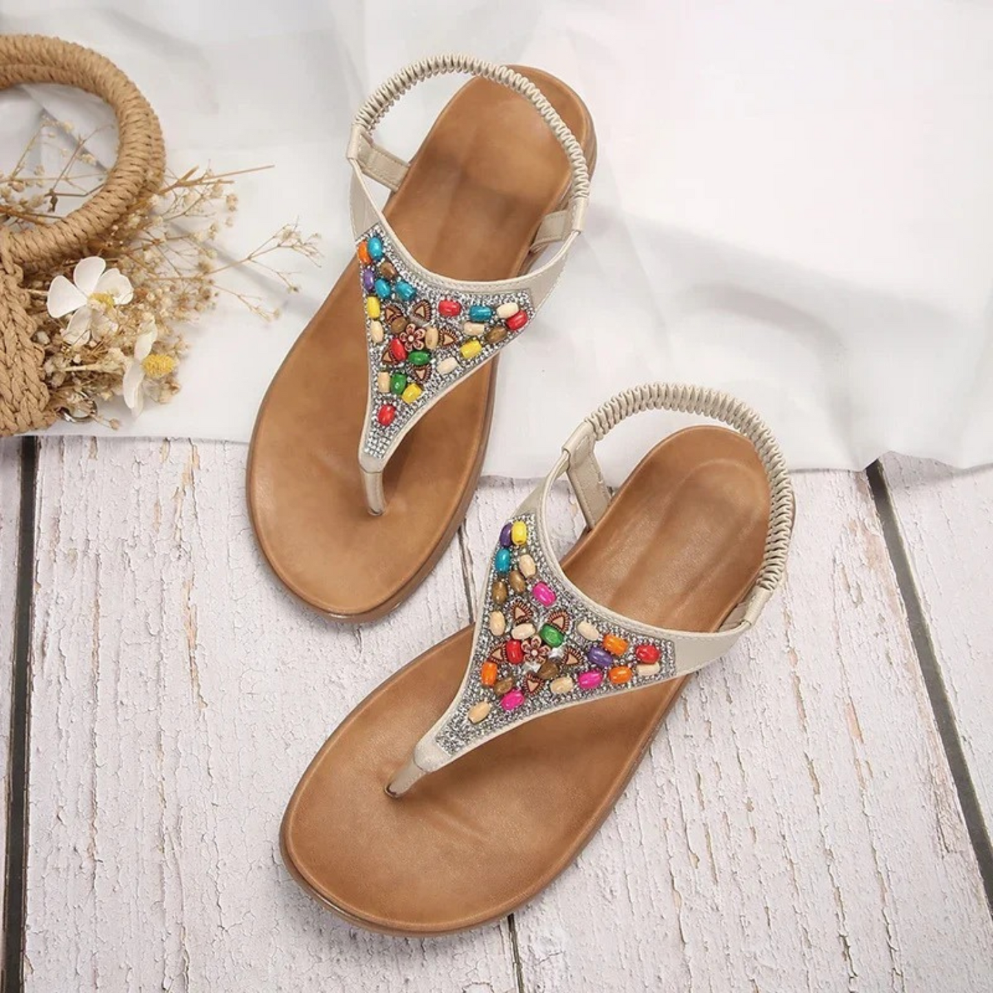 Lucía | Sandalias Planas Retro con Decoración de Cuentas para Mujer 4