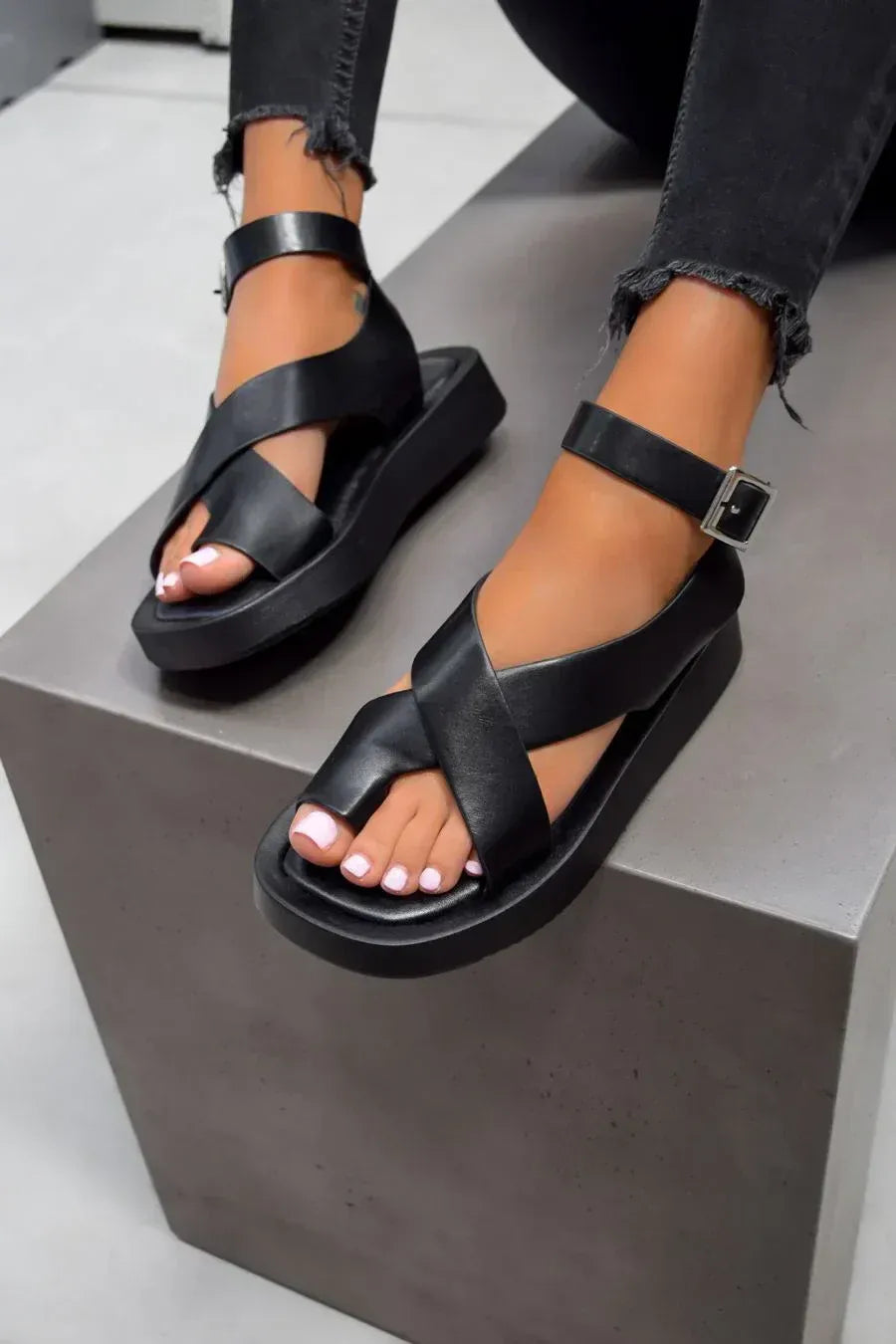 Lucía | Sandalias de Plataforma para Mujer con Tiras Cruzadas y Hebilla 0