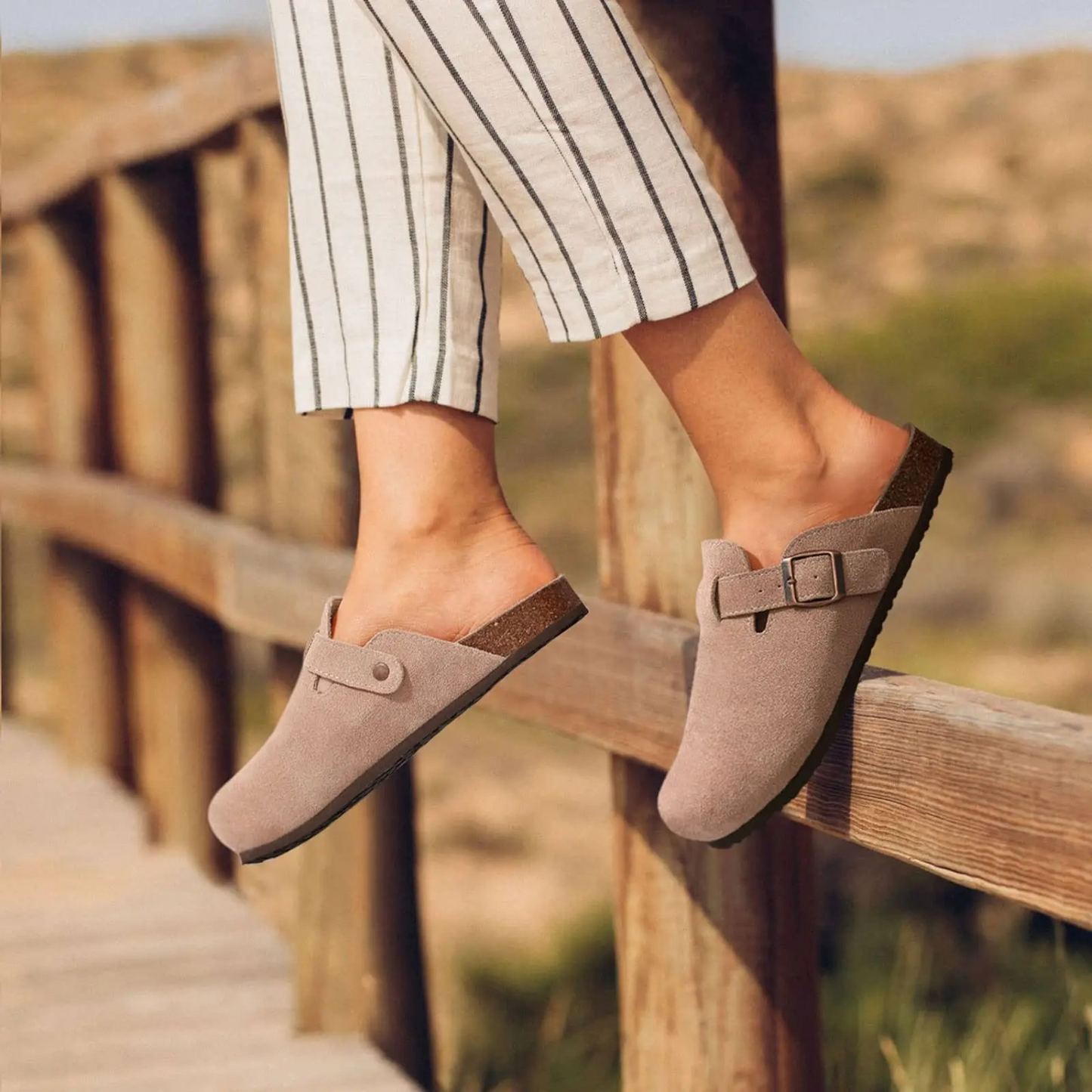 Lucía | Sandalias de Zuecos de Ante Rosa con Plantilla Ortopédica para Mujer 2