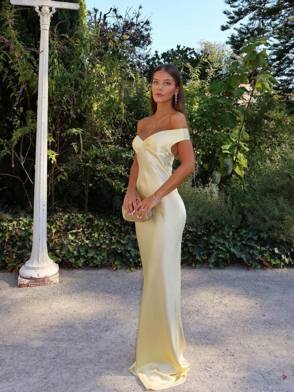 Lucía | Vestido Largo de Satén Sin Espalda Elegante para Mujer 0