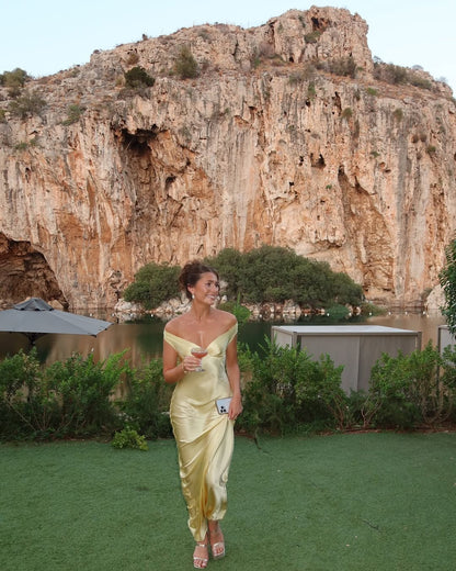 Lucía | Vestido Largo de Satén Sin Espalda Elegante para Mujer 4