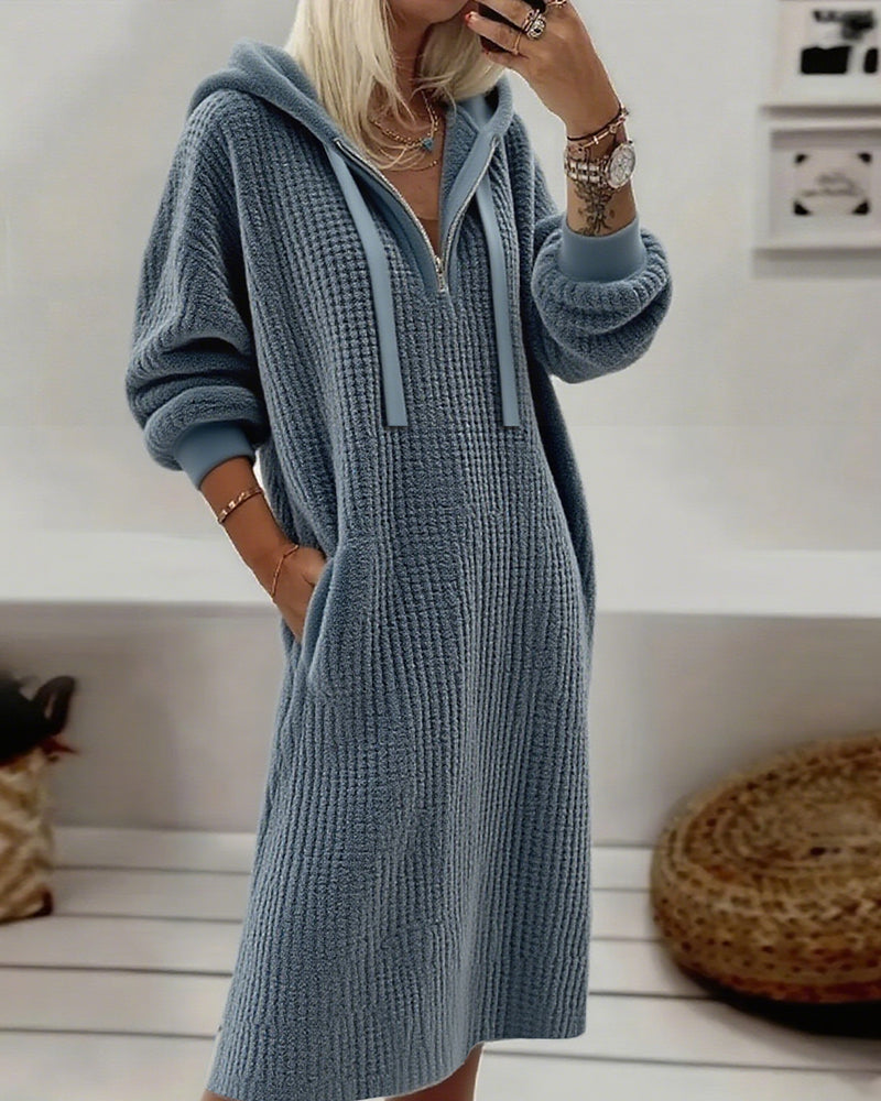 Lucía | Vestido de Punto con Capucha y Cuello con Cremallera para Mujer 0