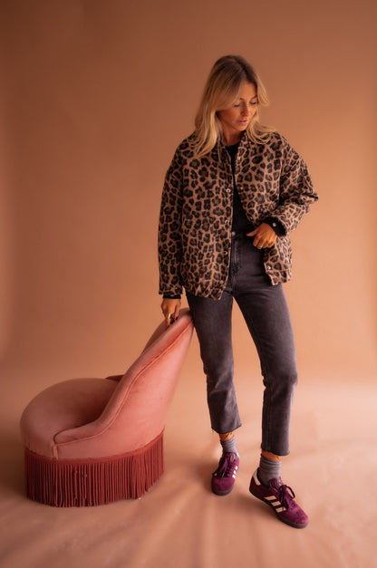 Sofía | Chaqueta de Estampado de Leopardo con Botones para Mujer 4