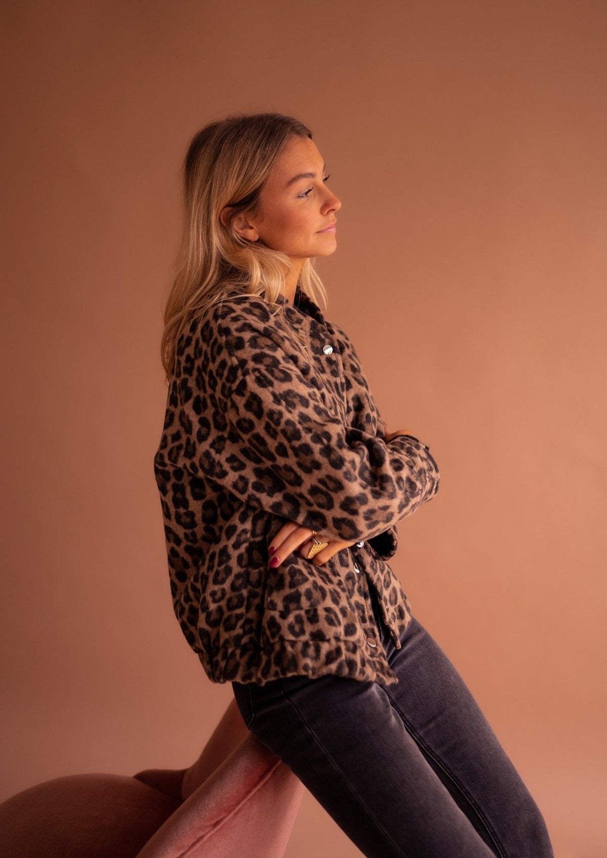Sofía | Chaqueta de Estampado de Leopardo con Botones para Mujer 5