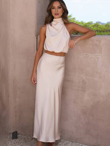 Sofía | Conjunto de Mujer de Satén de Dos Piezas con Top Halter y Falda Larga 5
