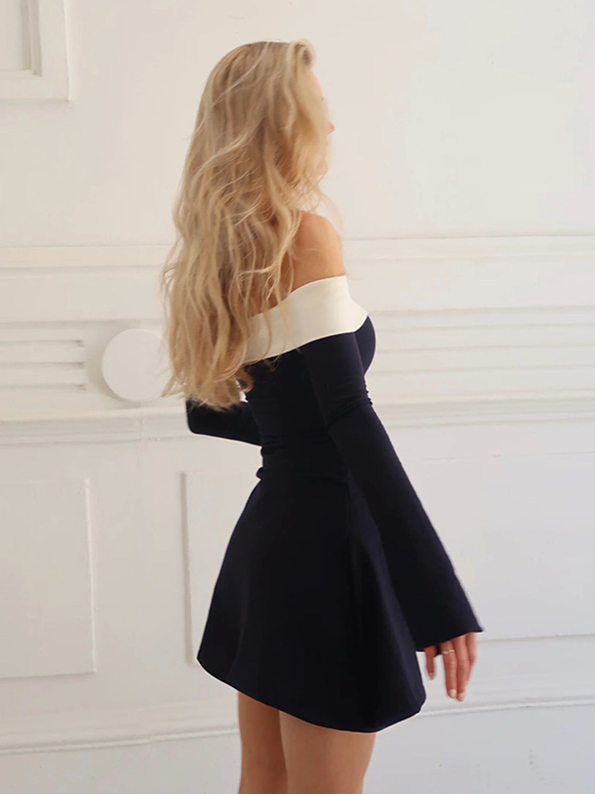 Sofía | Minivestido Ajustado con Hombros Descubiertos para Mujer 2