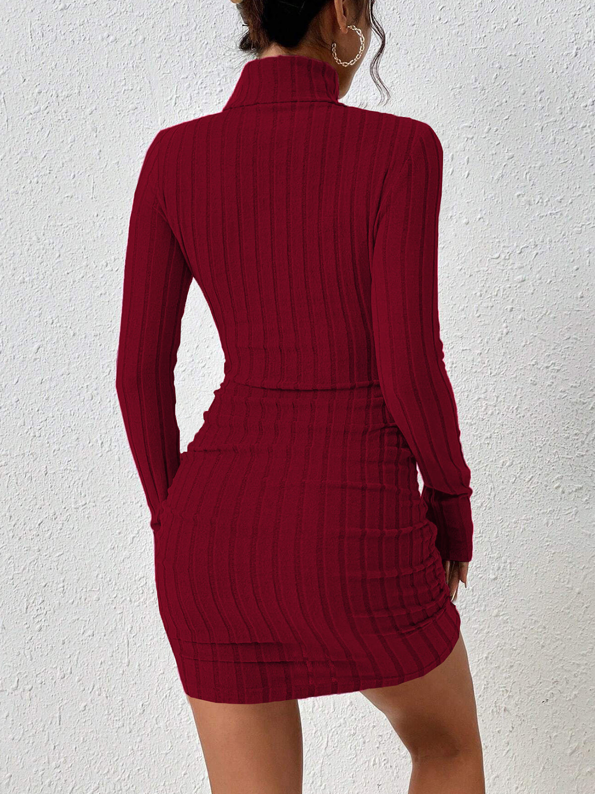 Sofía | Minivestido Ajustado de Canalé con Cuello Alto y Manga Larga para Mujer 4