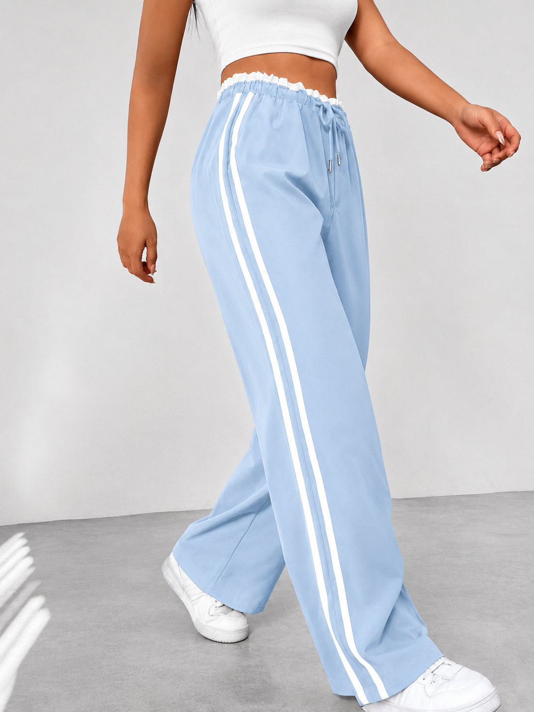 Sofía | Pantalones Deportivos de Talle Alto para Mujer con Rayas Blancas y Cintura Elástica 0