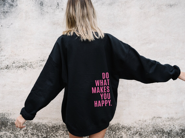 Sudadera Rosa con Capucha y Estampado Inspirador 'Do What Makes You Happy' | Comodidad y Estilo Casual 4
