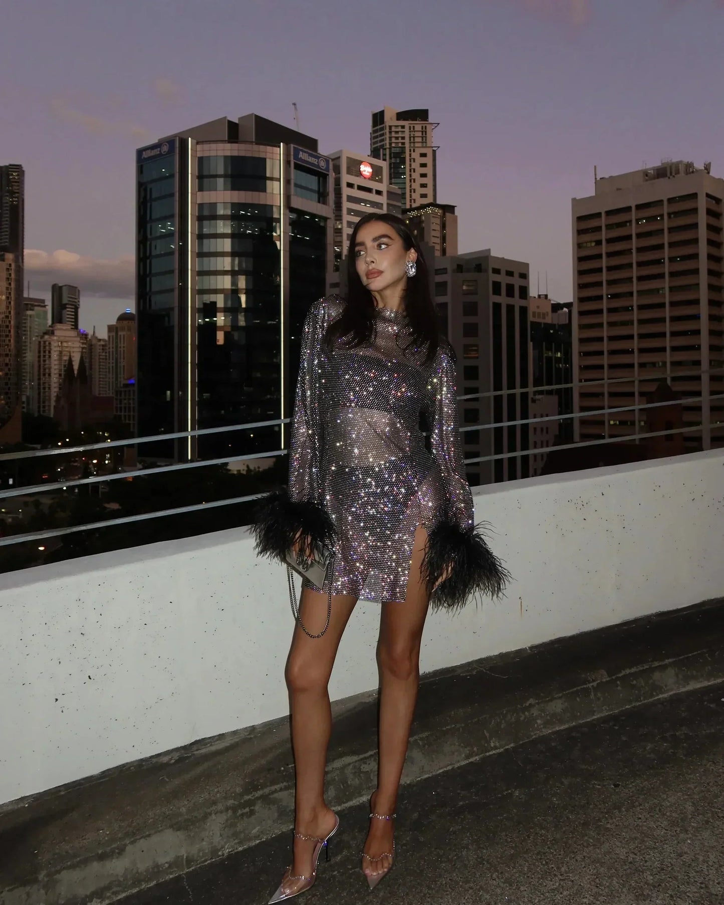Valentina | Minivestido de Lentejuelas con Puños de Plumas para Mujer 2