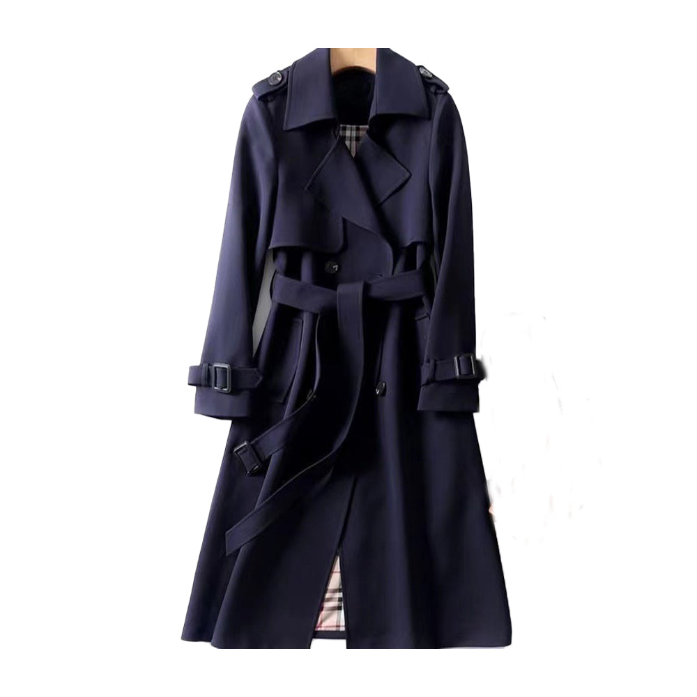Trench coat AMELVIRA en color beige combinado con un look casual