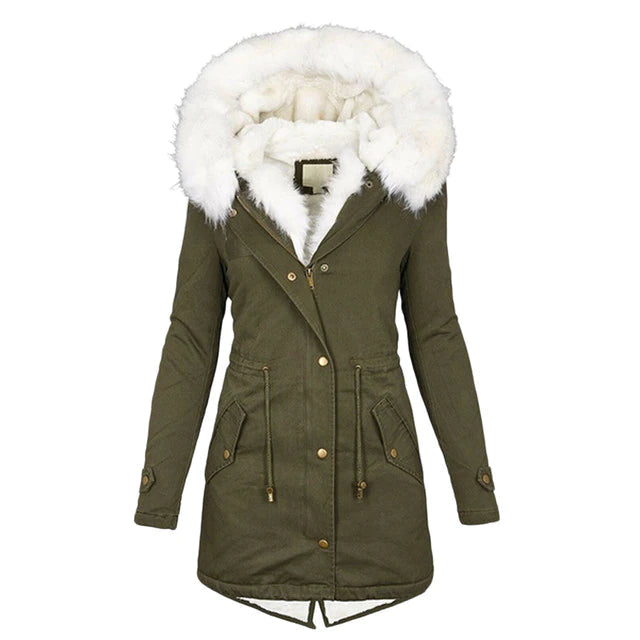 Abrigo largo acolchado para mujer combinado con look de entretiempo