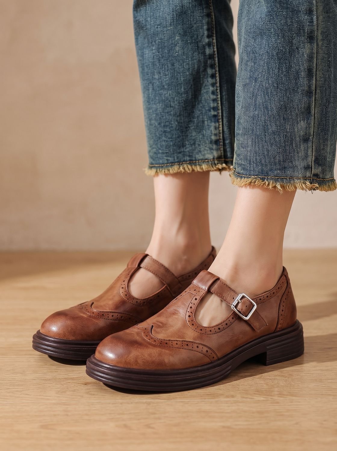 Detalle de la pala brogue con perforaciones tipo wingtip en zapato BELMARA