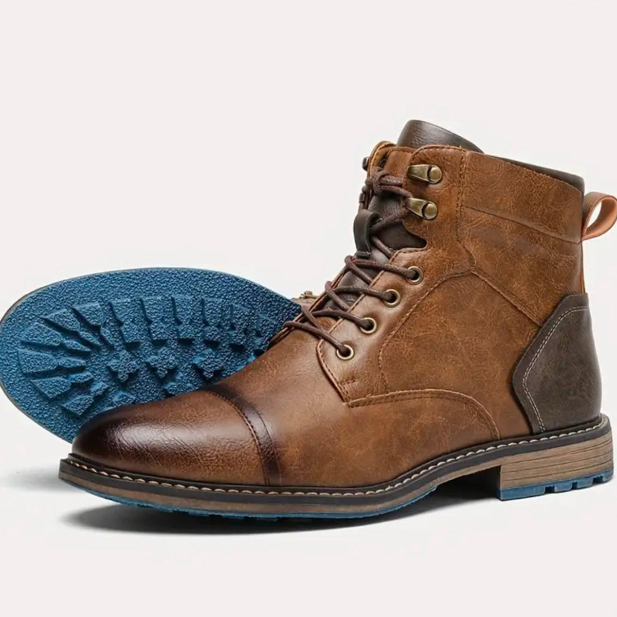 Botas BRACKFEN combinadas con look smart-casual para hombre