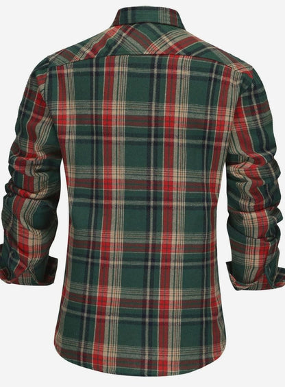Detalle del bolsillo de pecho en la camisa de cuadros BRAMWELL