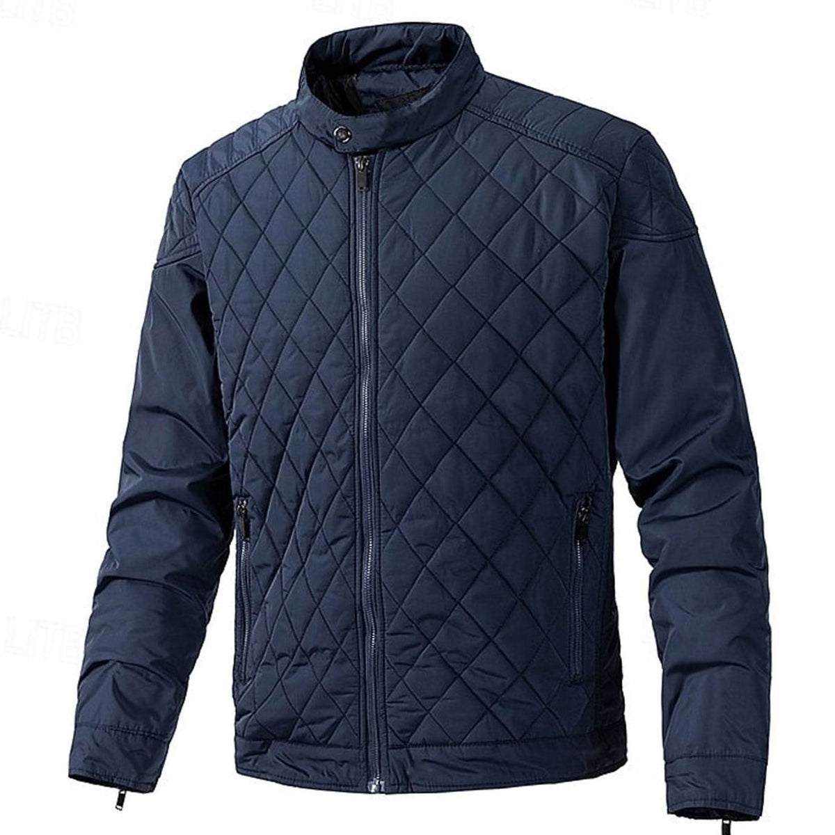 Hombre paseando al aire libre con la chaqueta acolchada BRANTLEY
