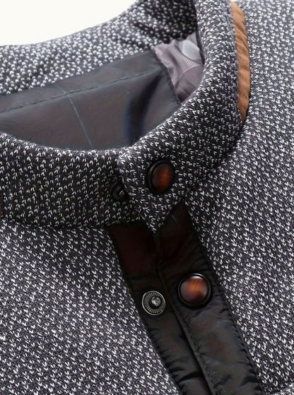 Chaqueta acolchada de hombre en color negro con cuello alto