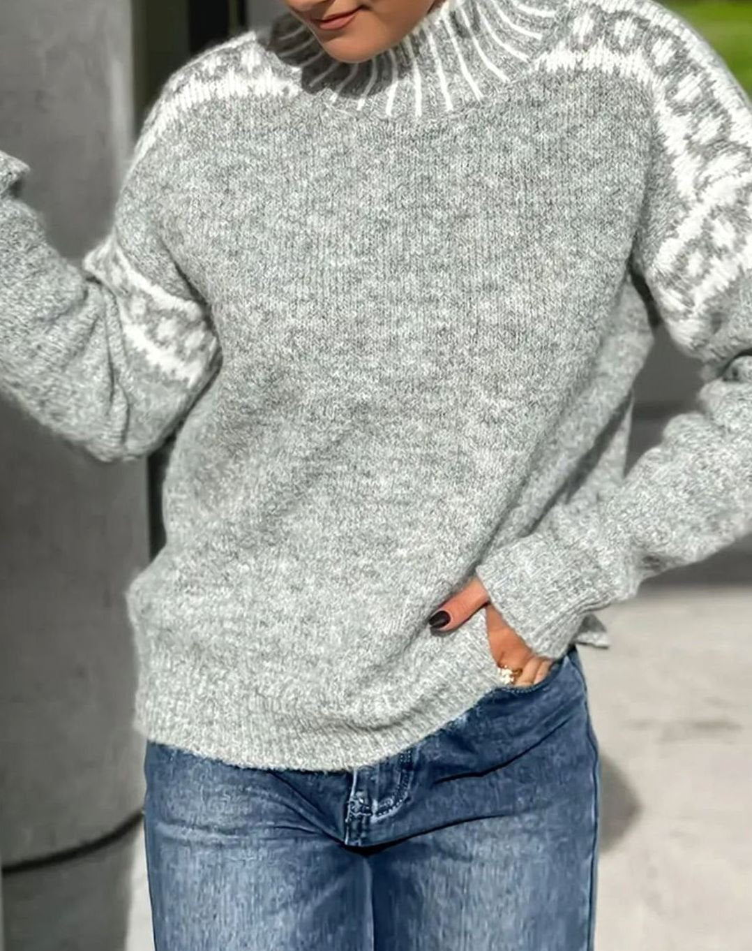 Jersey BRINTRA combinado con vaqueros para look casual