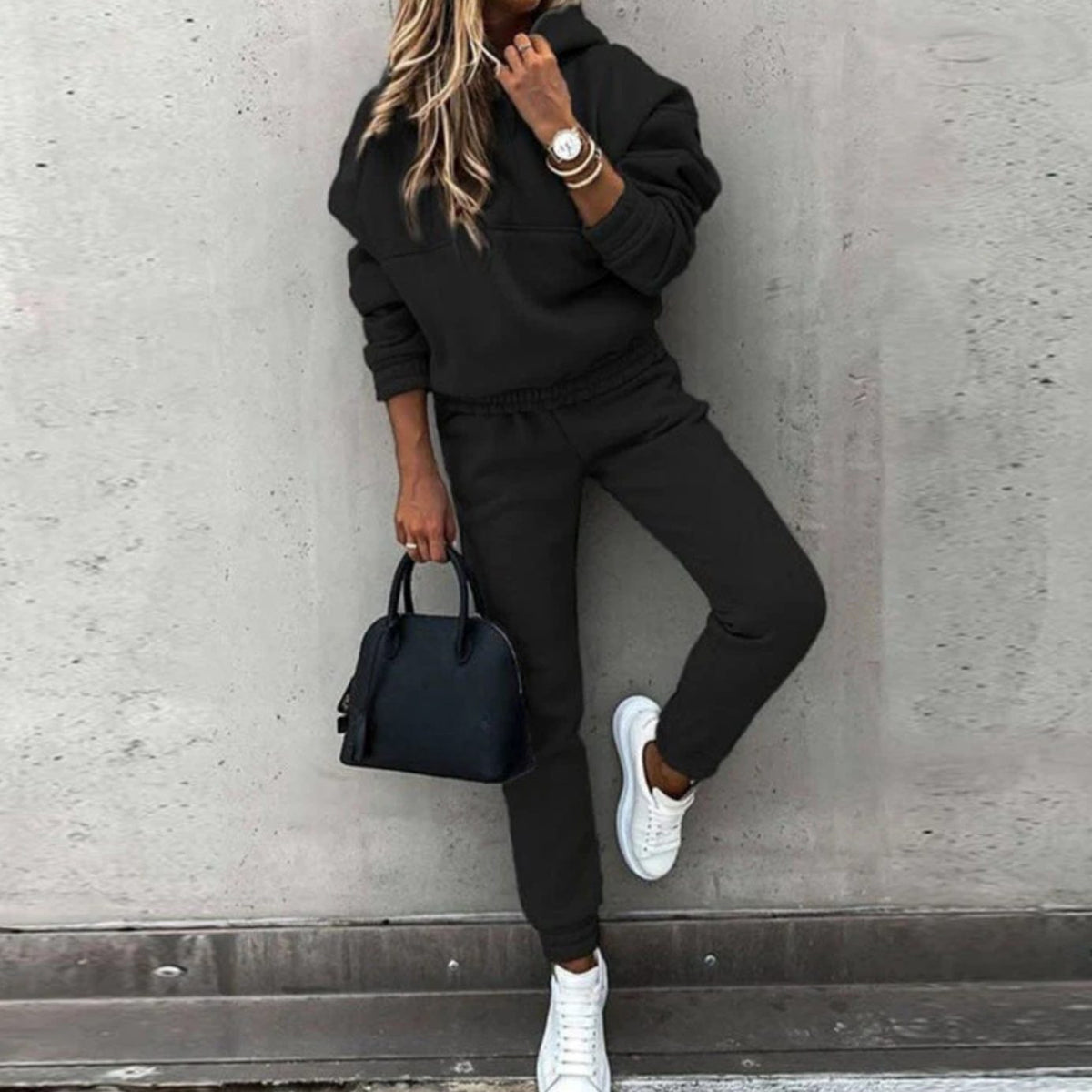 Conjunto de sudadera y jogger de mujer en look casual de dos piezas