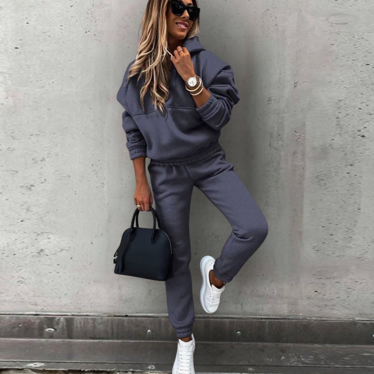 Conjunto deportivo de sudadera y jogger ideal para el día a día