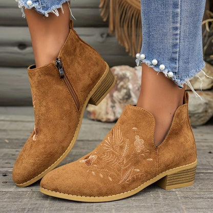 Botines BRISOLA combinados con falda midi para un look femenino