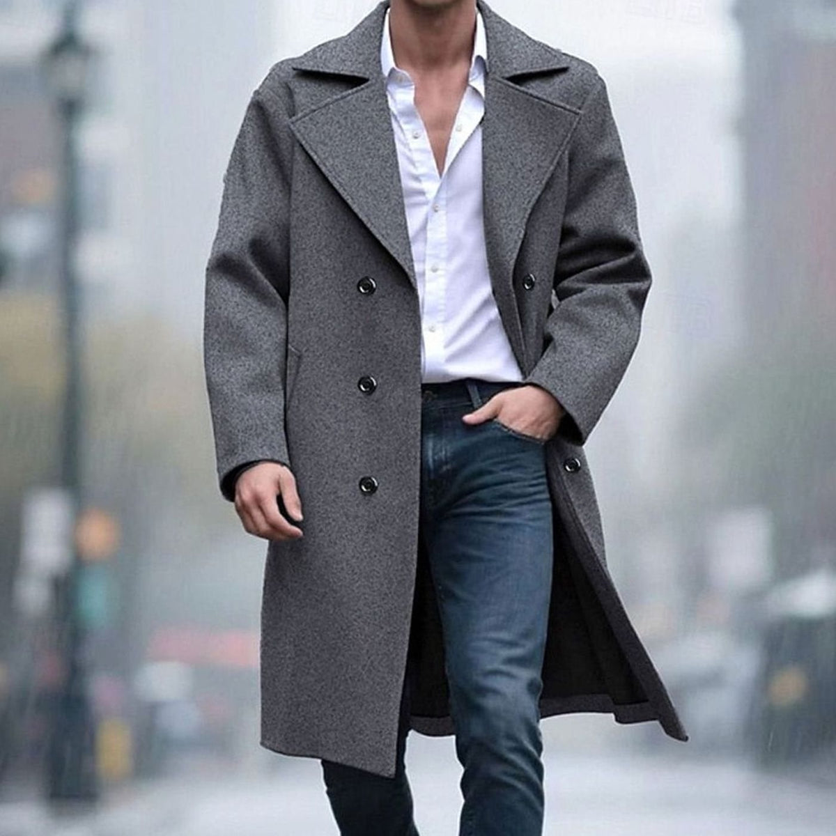Hombre con abrigo largo cruzado BRODERICK combinado con traje