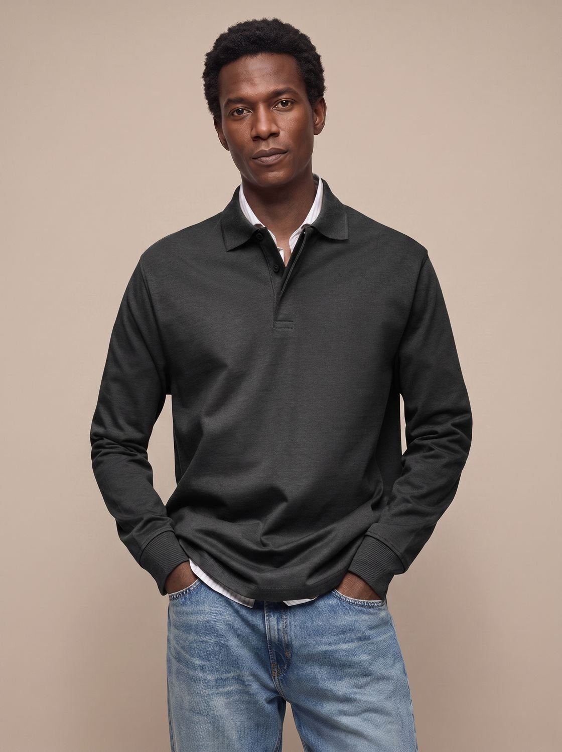 Polo BROGEN combinado con chinos para un look smart-casual