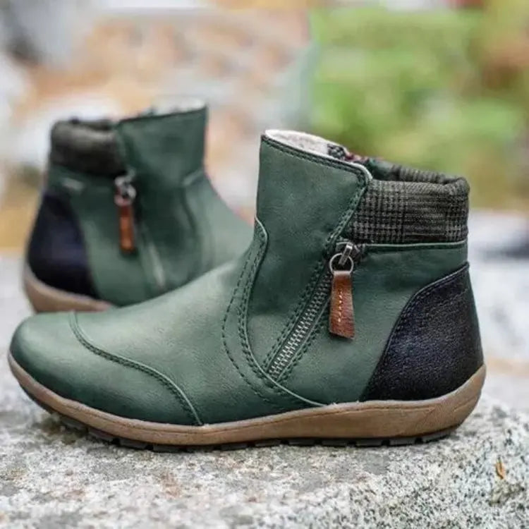 Mujer caminando con las botas ortopédicas de invierno BRUMIRA