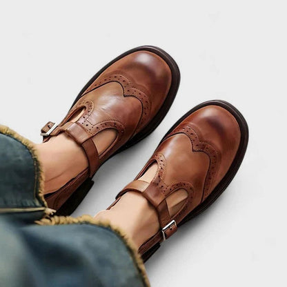 Botines de piel brogue con tira en T para mujer, vista lateral