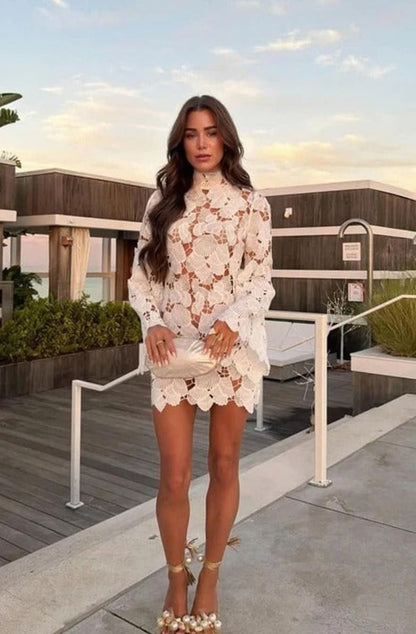 Vestido de cóctel CLARISSE con encaje floral y cuello alto para mujer