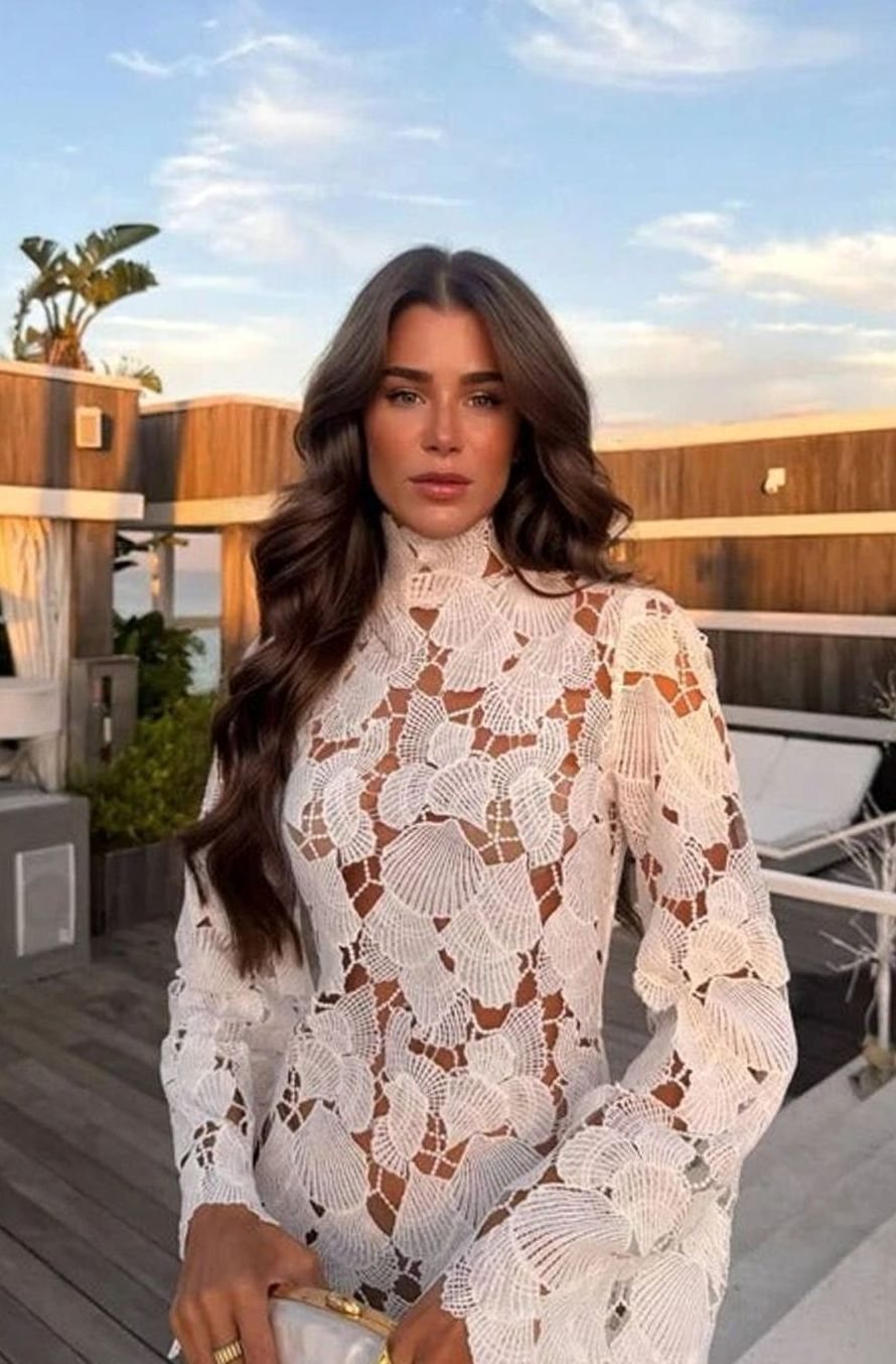 Vestido de fiesta CLARISSE con cuello alto y mangas largas de encaje