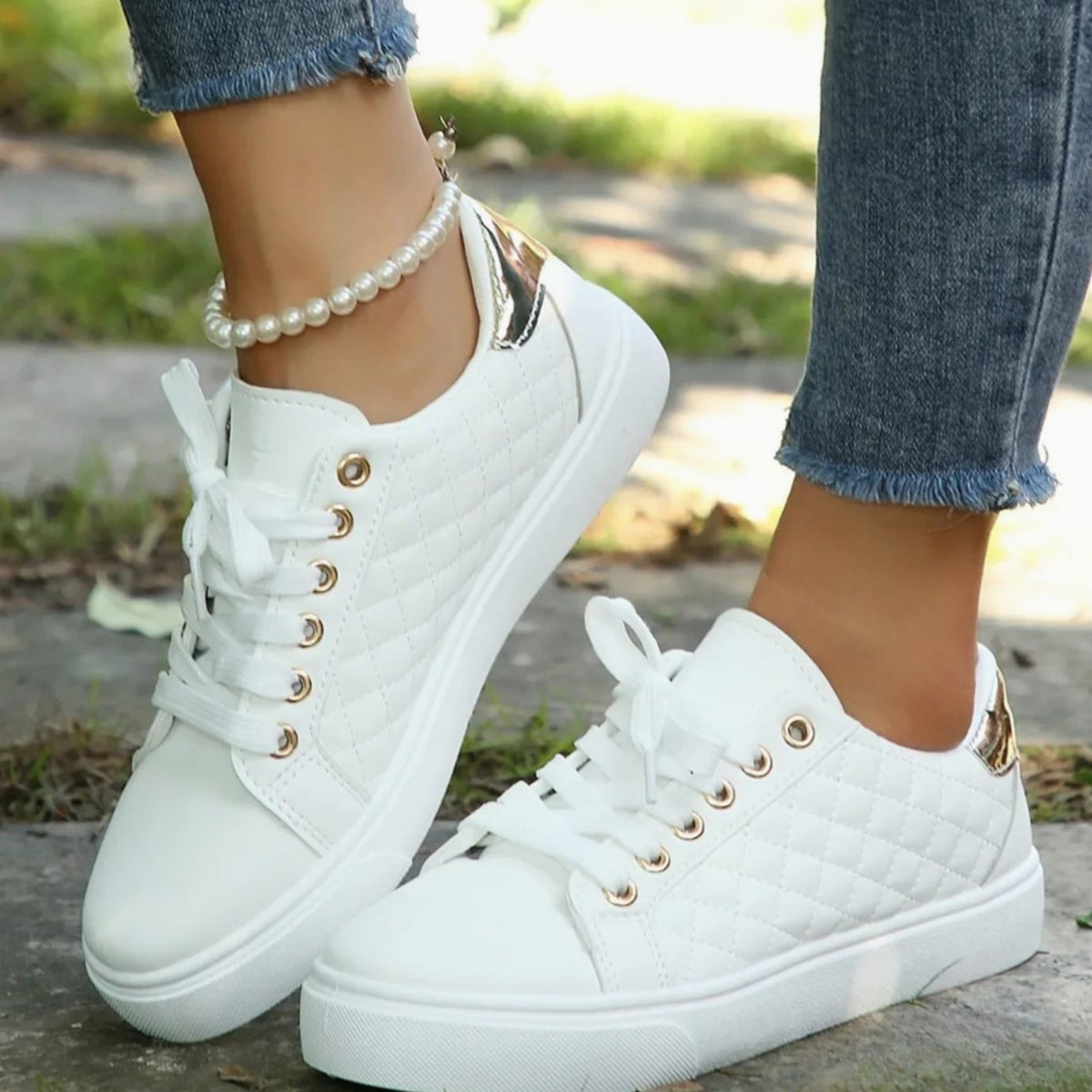 Talón con acabado metálico de las zapatillas de plataforma CLOE para mujer