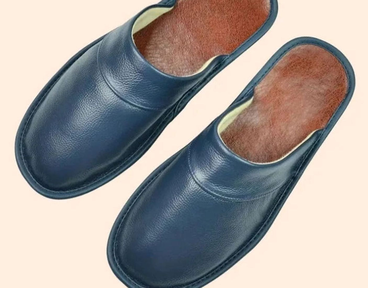 Par de zapatillas de casa DOMENICO listas para regalar