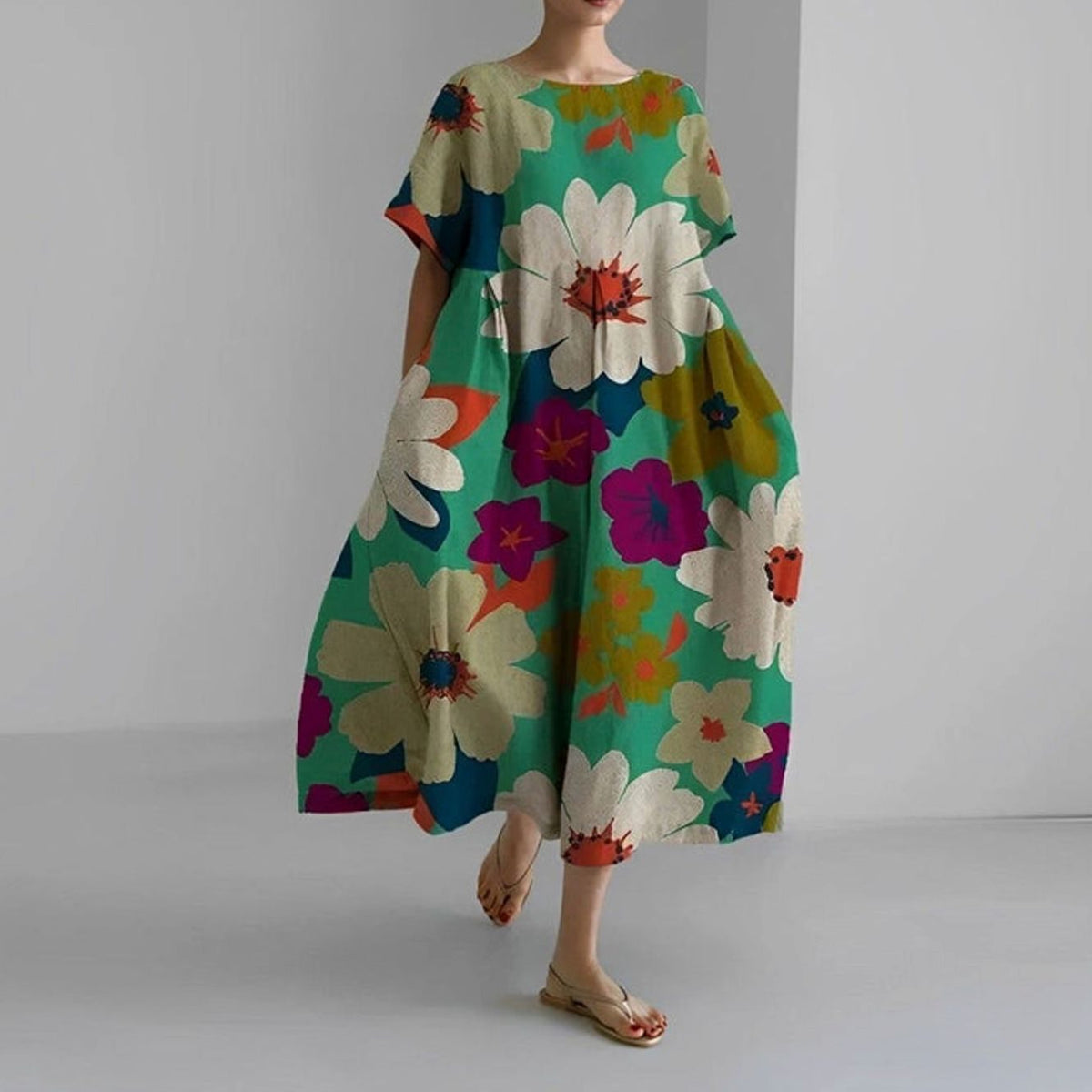 Vestido floral midi como cover-up de playa