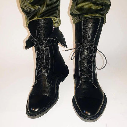 Vista frontal de las botas de cuero FLORENTIA para mujer