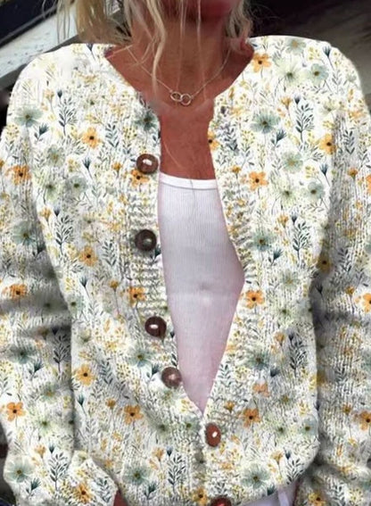 Detalle del estampado floral botánico del cárdigan FLORMIEL