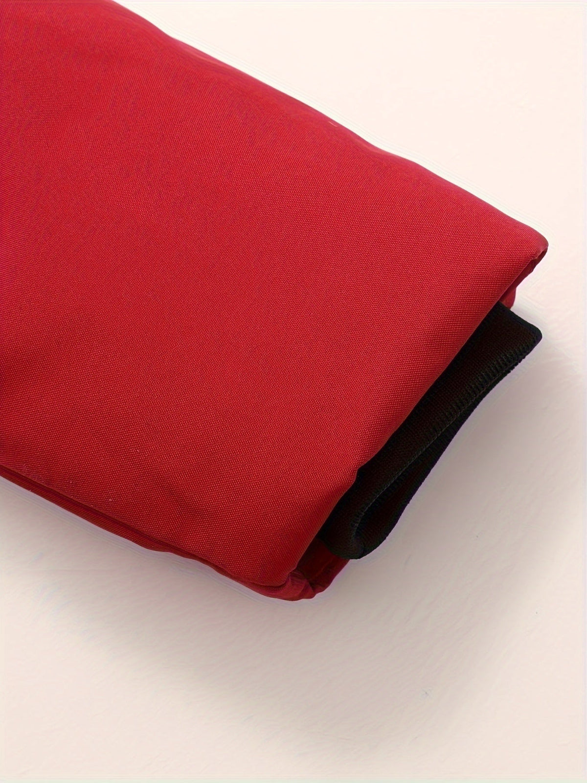 Abrigo infantil FRIGGO disponible en negro y rojo
