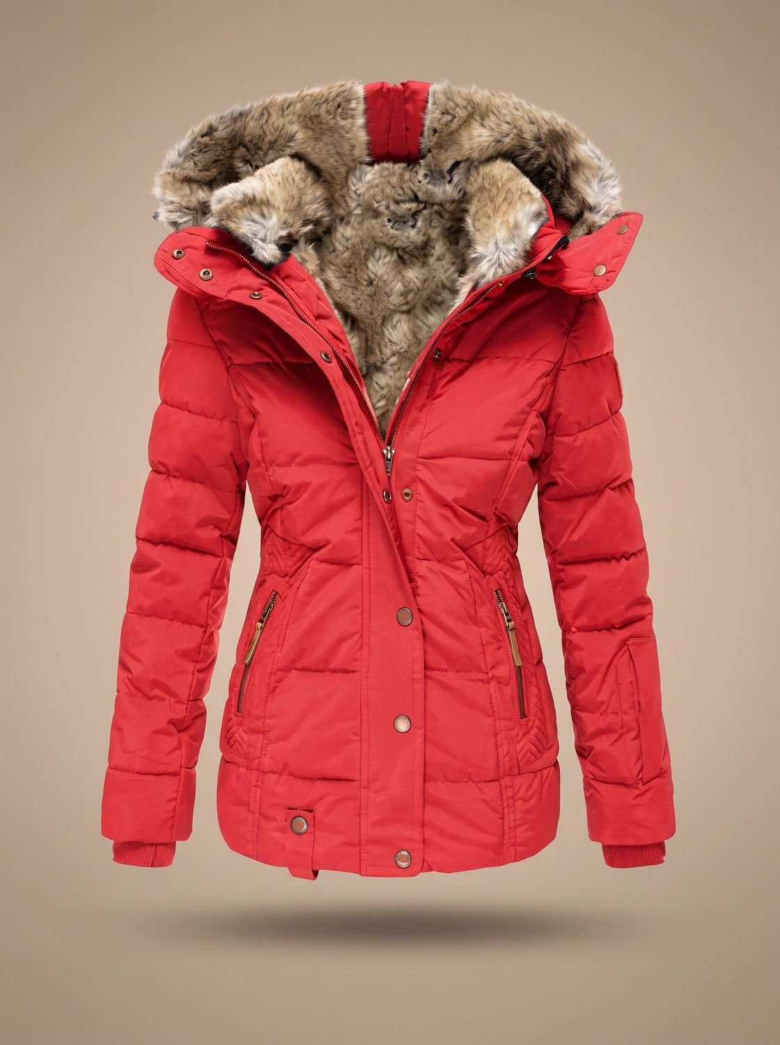 Vista trasera del abrigo acolchado longline FROSTELLE con capucha de pelo sintético
