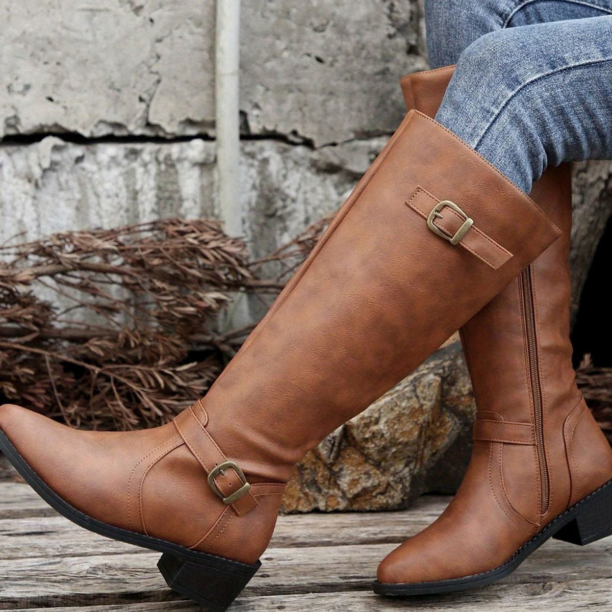 Botas GALENZA combinadas con vaqueros ajustados para look casual