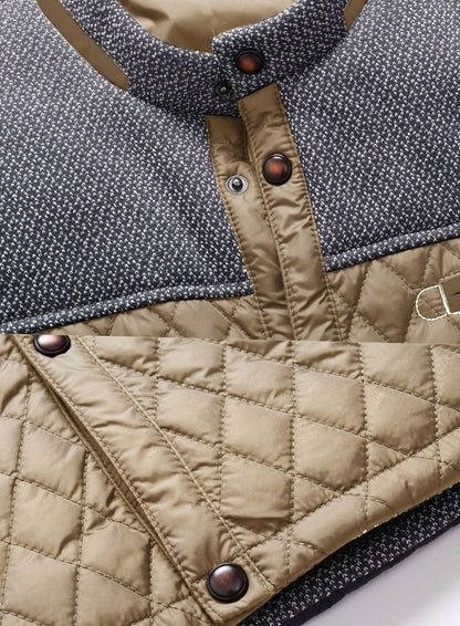 Detalle del cuello mao de la chaqueta acolchada