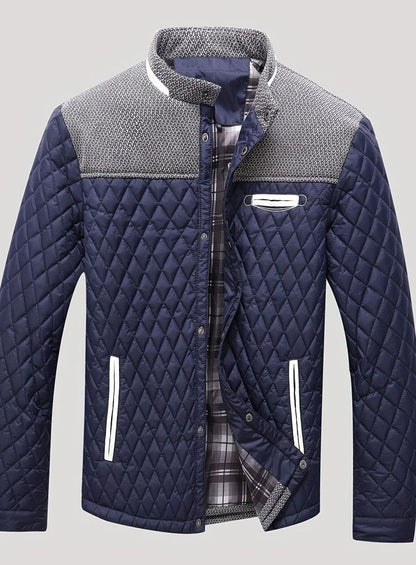 Detalle del acolchado en rombos de la chaqueta GARRICK